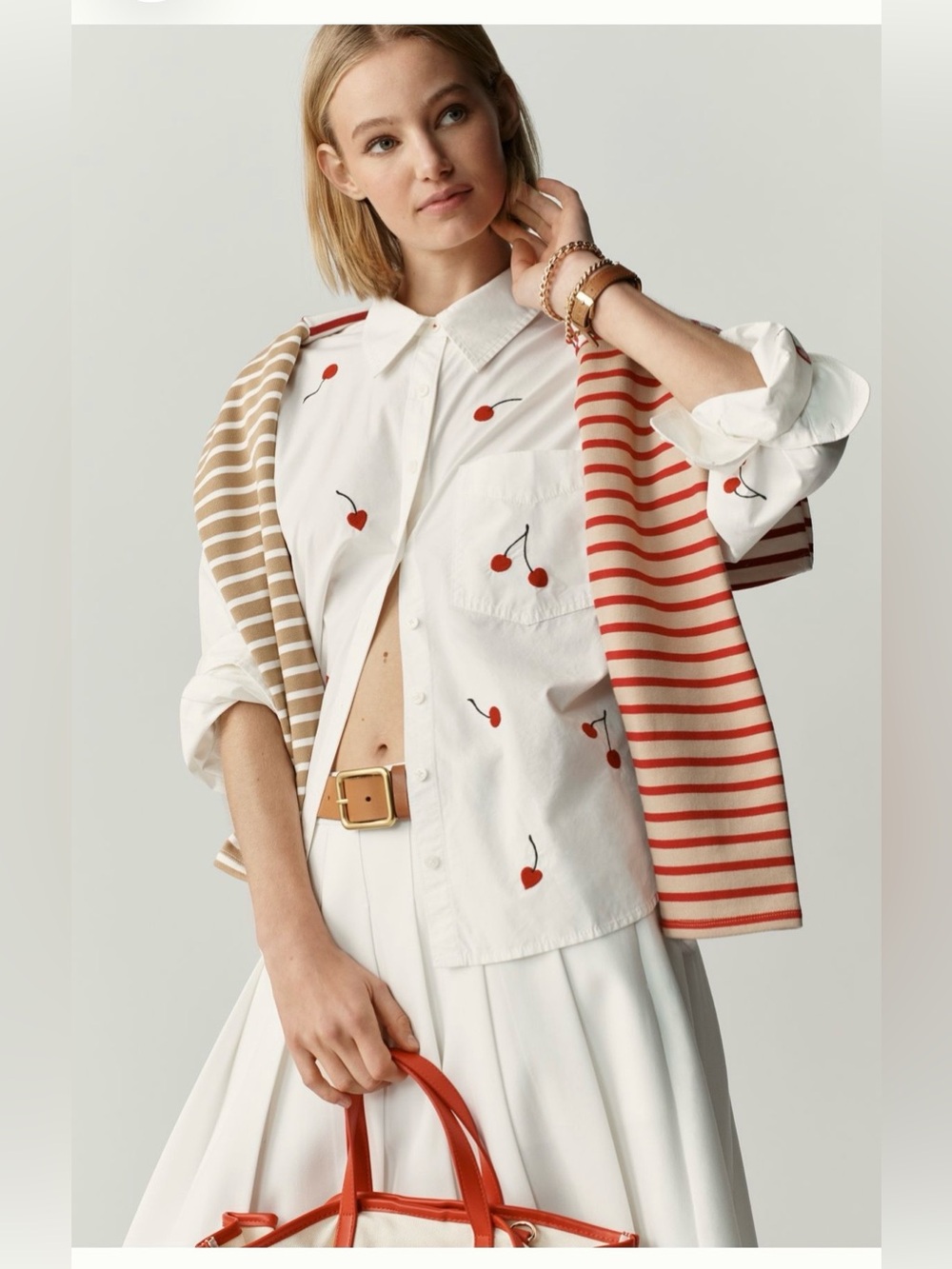 Maeve Shrunken Bennet Embellished Buttondown Shirt Cherry - Picture 2 of 9